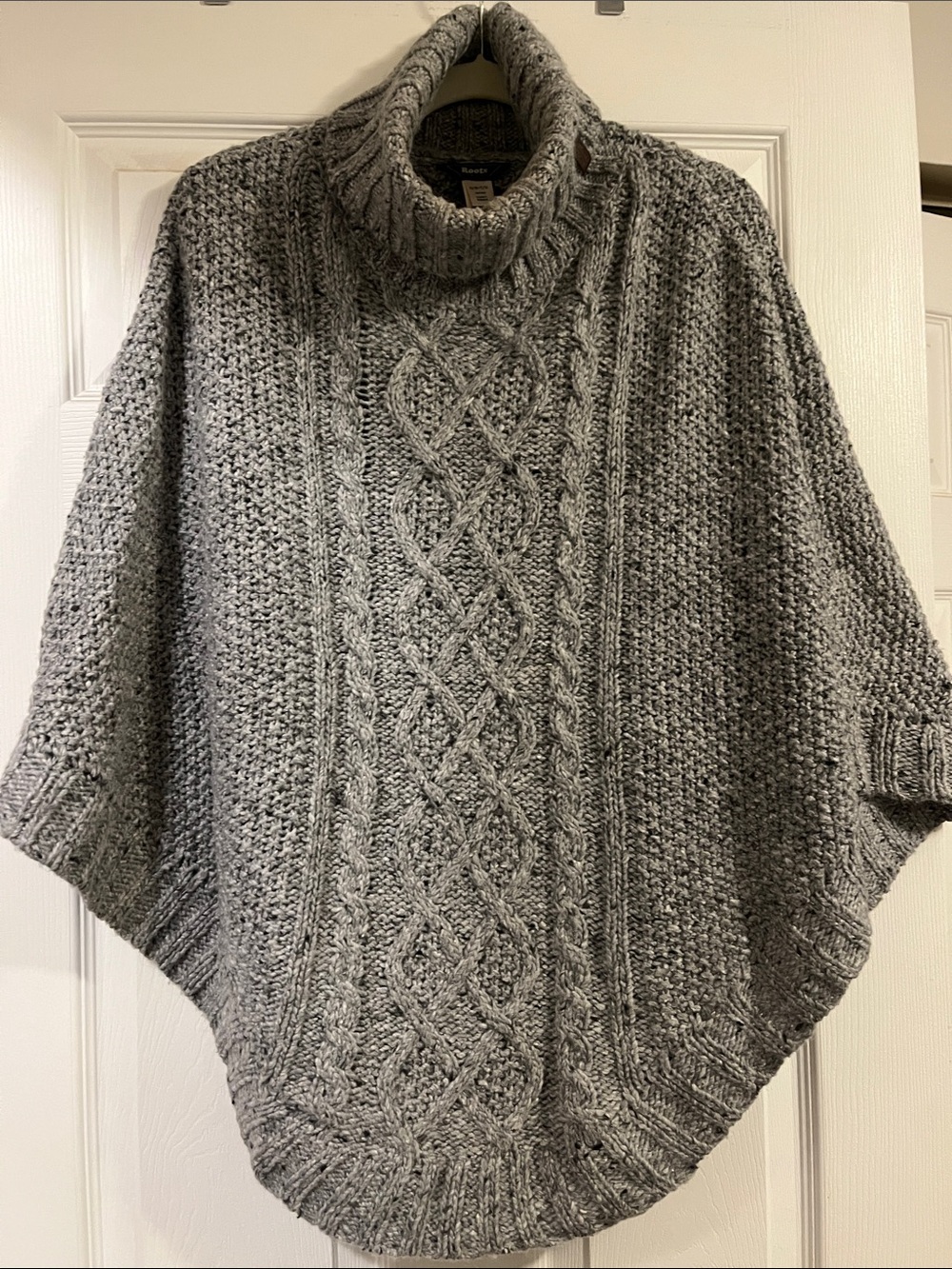 Roots Poncho